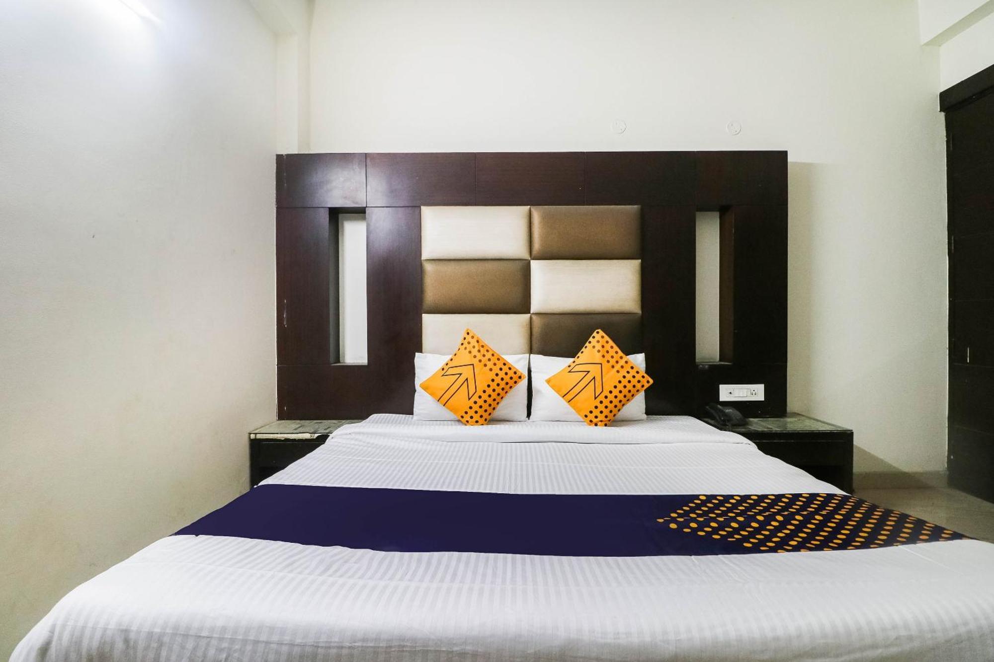 Spot On Hotel Grace Near Star Mall Gurgaon Ngoại thất bức ảnh